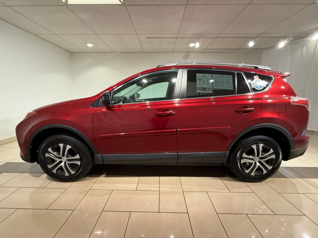 Used 2018 Toyota RAV4 LE image 2