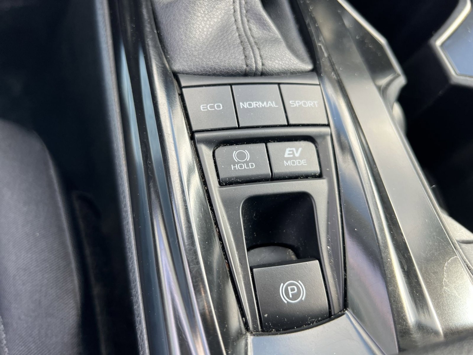 Used 2025 Toyota Camry LE image 27