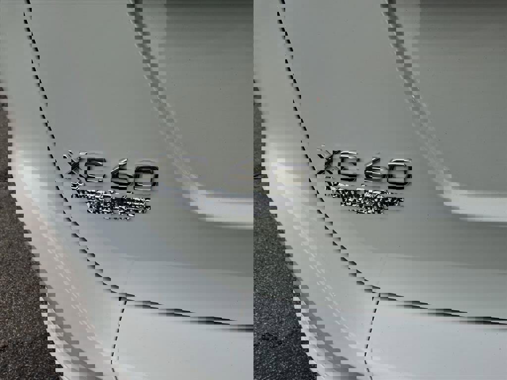 Used 2017 Volvo XC60 T5 Inscription w/ Preferred Option Package image 5