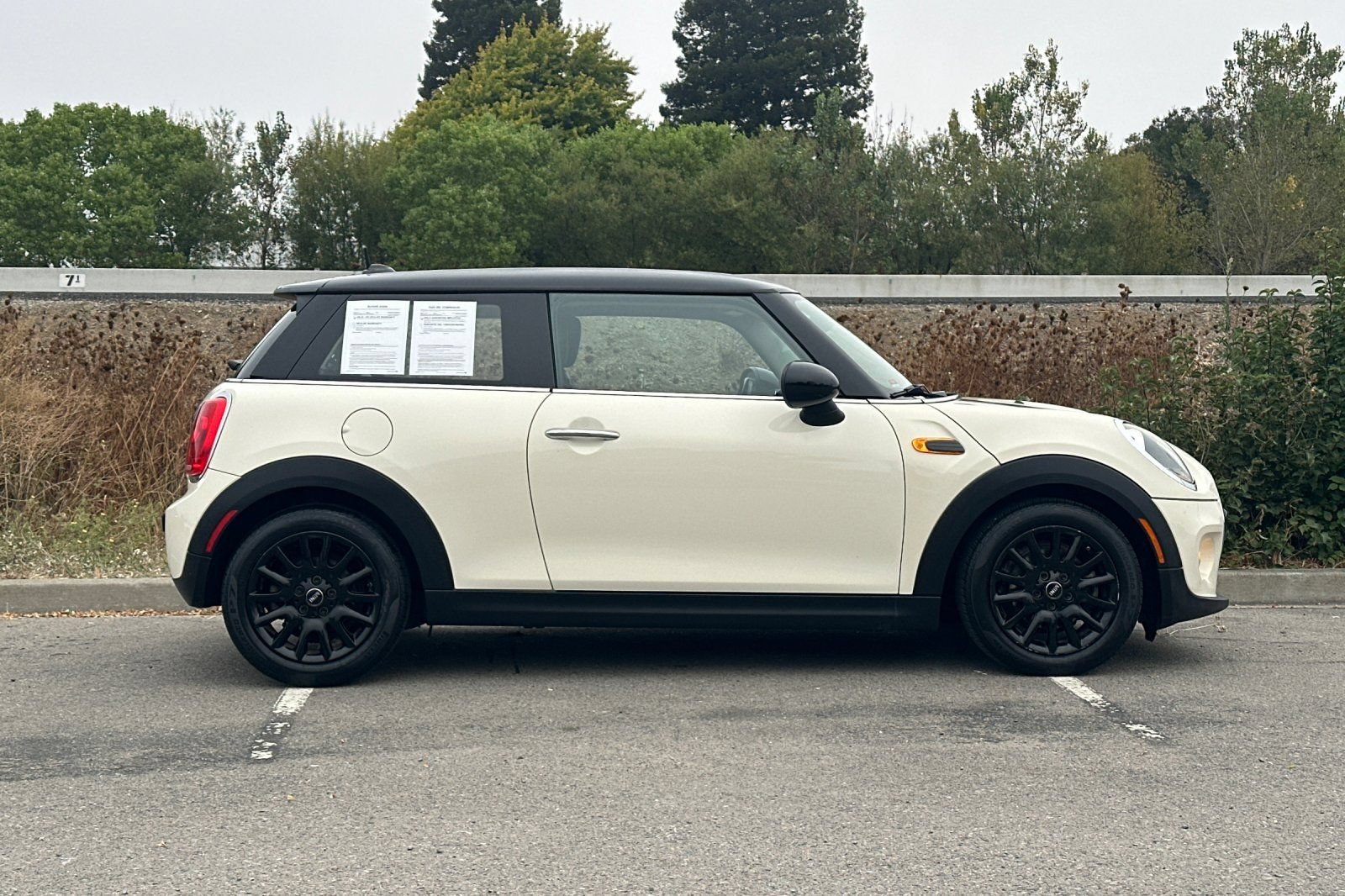 Used 2016 MINI Cooper 2-Door Hardtop FWD image 3