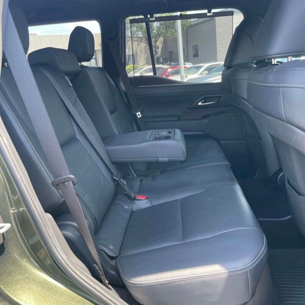 Used 2024 Lexus GX 550 w/ Cold Area Package AWD/4WD image 7