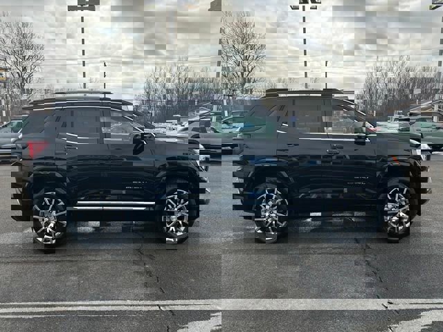 New 2026 GMC Terrain Denali w/ LPO, Black Badging Package image 5