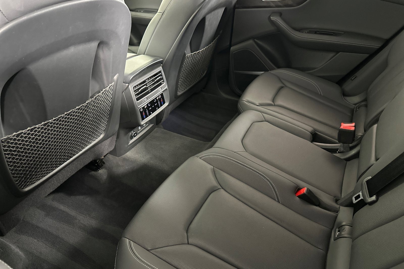 Used 2023 Audi Q8 Premium Plus w/ Premium Plus Package image 11