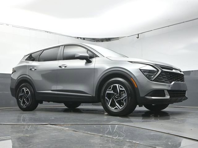 Used 2025 Kia Sportage LX FWD image 41