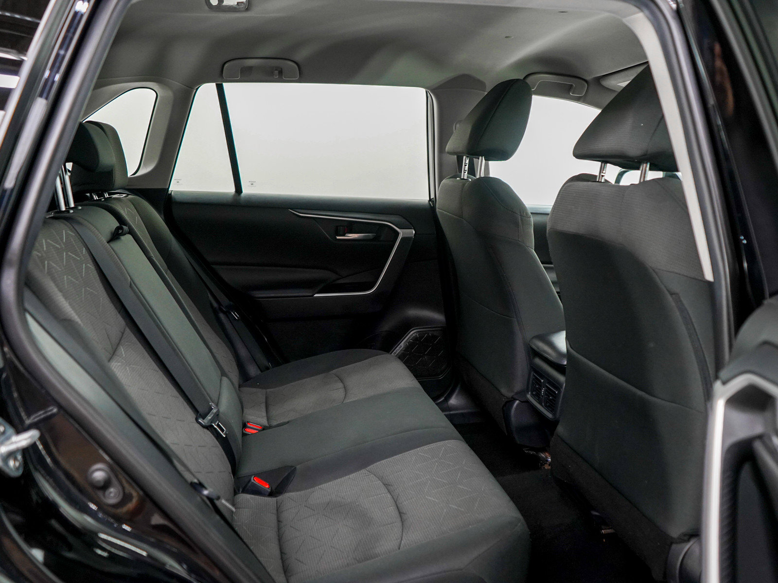 Used 2021 Toyota RAV4 XLE w/ Convenience Package AWD/4WD image 12