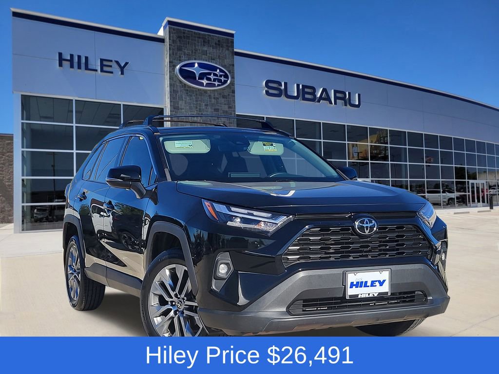 Used 2022 Toyota RAV4 XLE Premium image 1