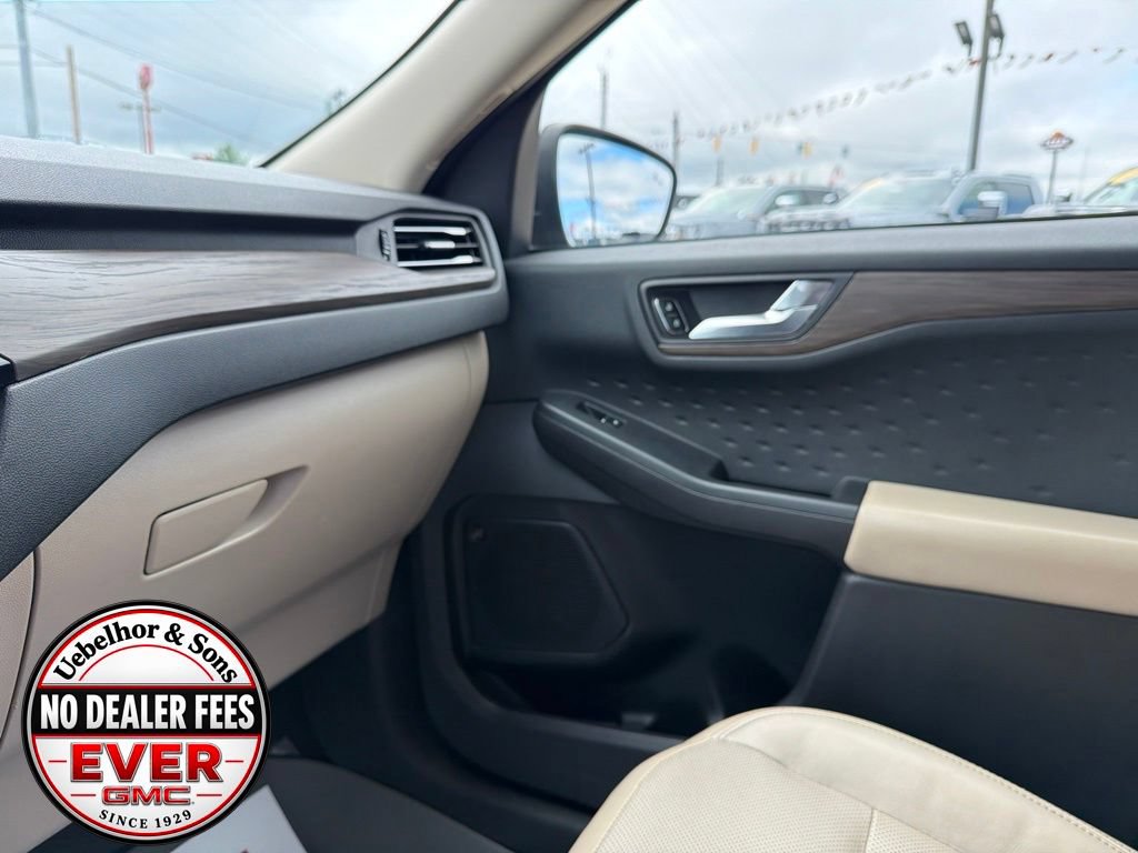 Used 2020 Ford Escape Titanium AWD/4WD image 29
