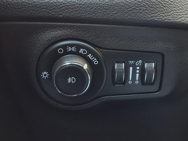 Used 2019 Jeep Compass Latitude FWD image 18