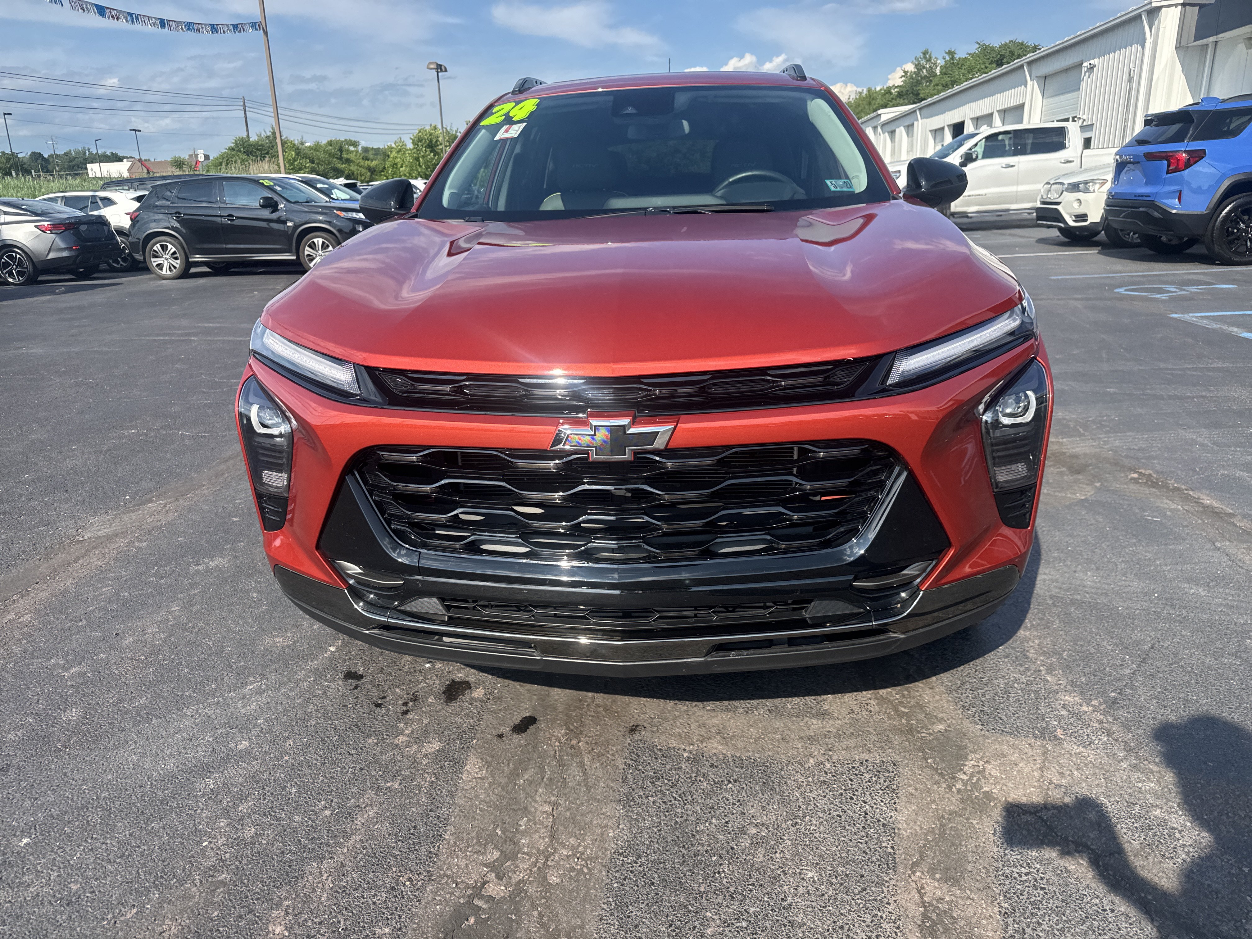 Used 2024 Chevrolet Trax ACTIV w/ Sunroof Package FWD image 9