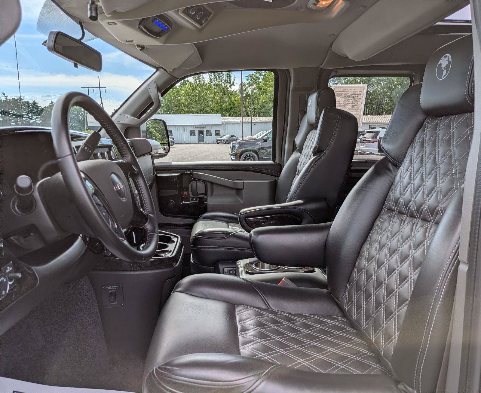 Used 2023 GMC Savana 2500 Extended RWD image 14