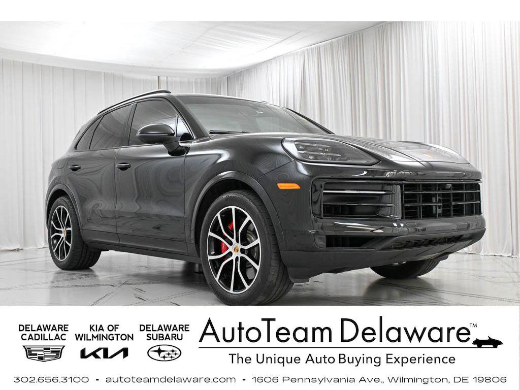 Used 2024 Porsche Cayenne S AWD/4WD image 1