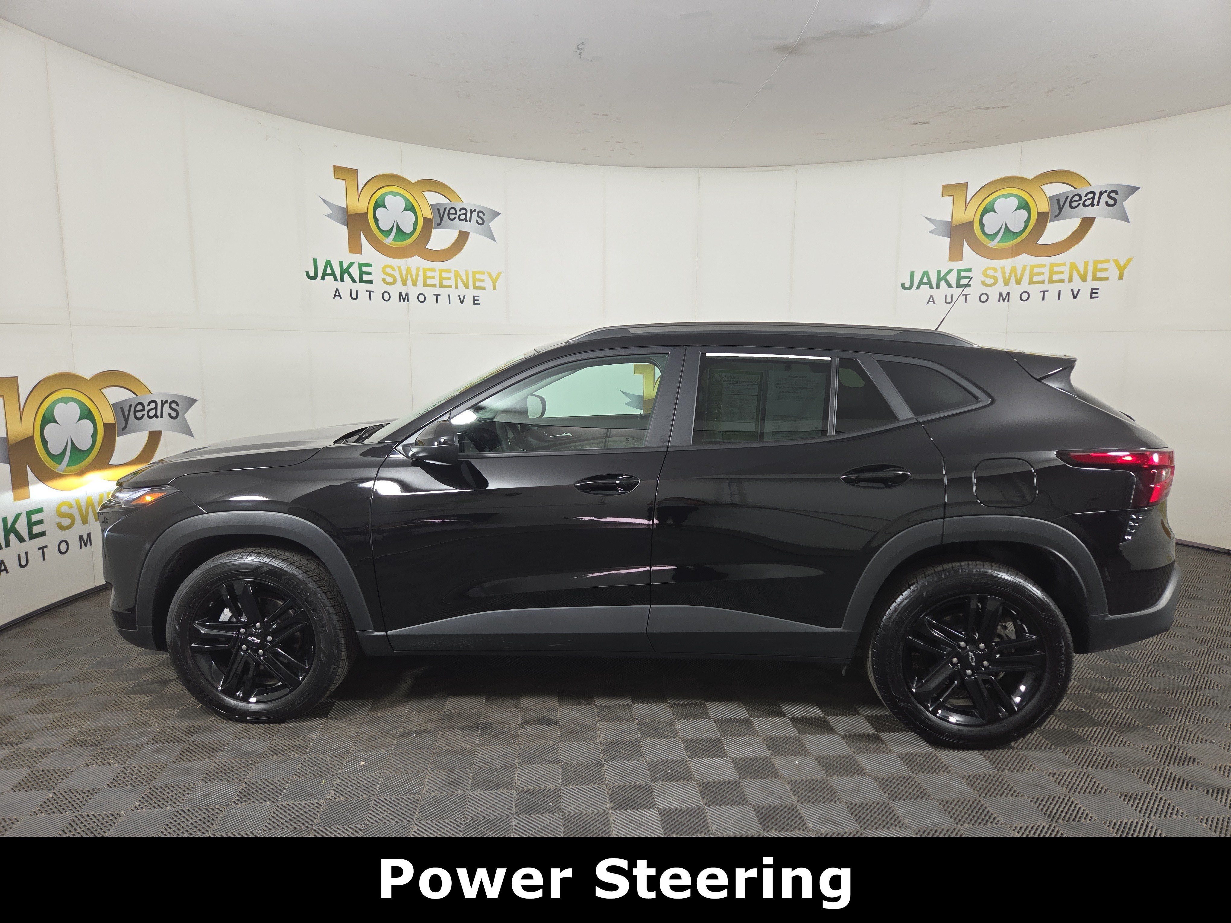 Used 2025 Chevrolet Trax ACTIV w/ Sunroof Package FWD image 4