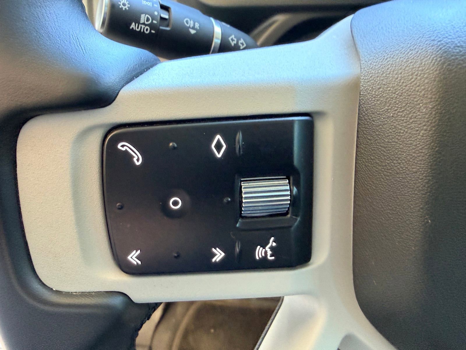 Used 2023 Land Rover Defender 110 S AWD/4WD image 14