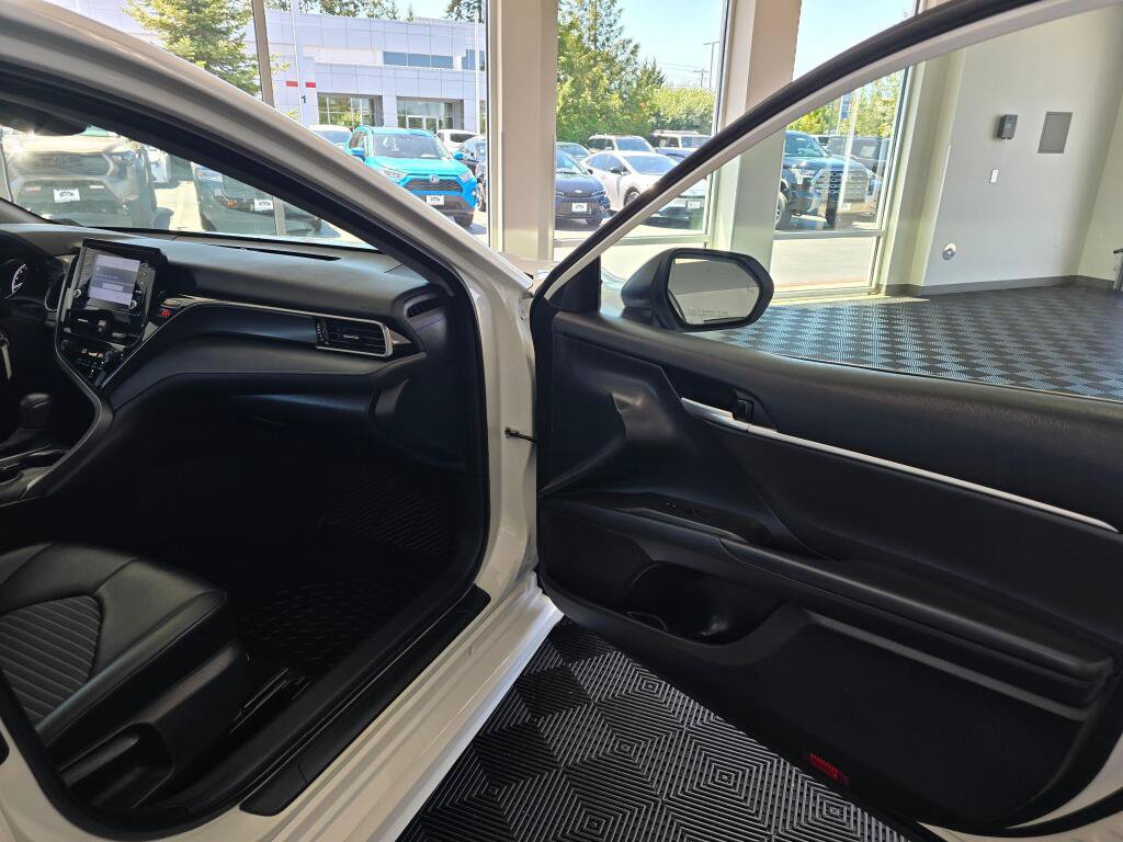 Used 2023 Toyota Camry SE AWD/4WD image 41