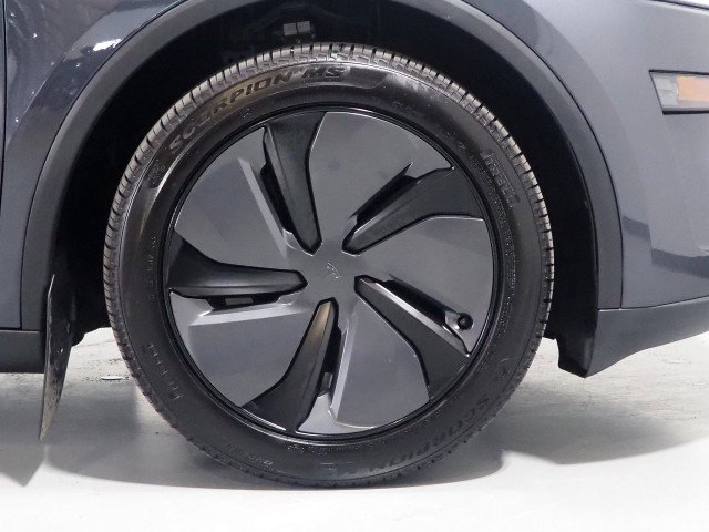 Used 2026 Tesla Model Y Long Range RWD image 48