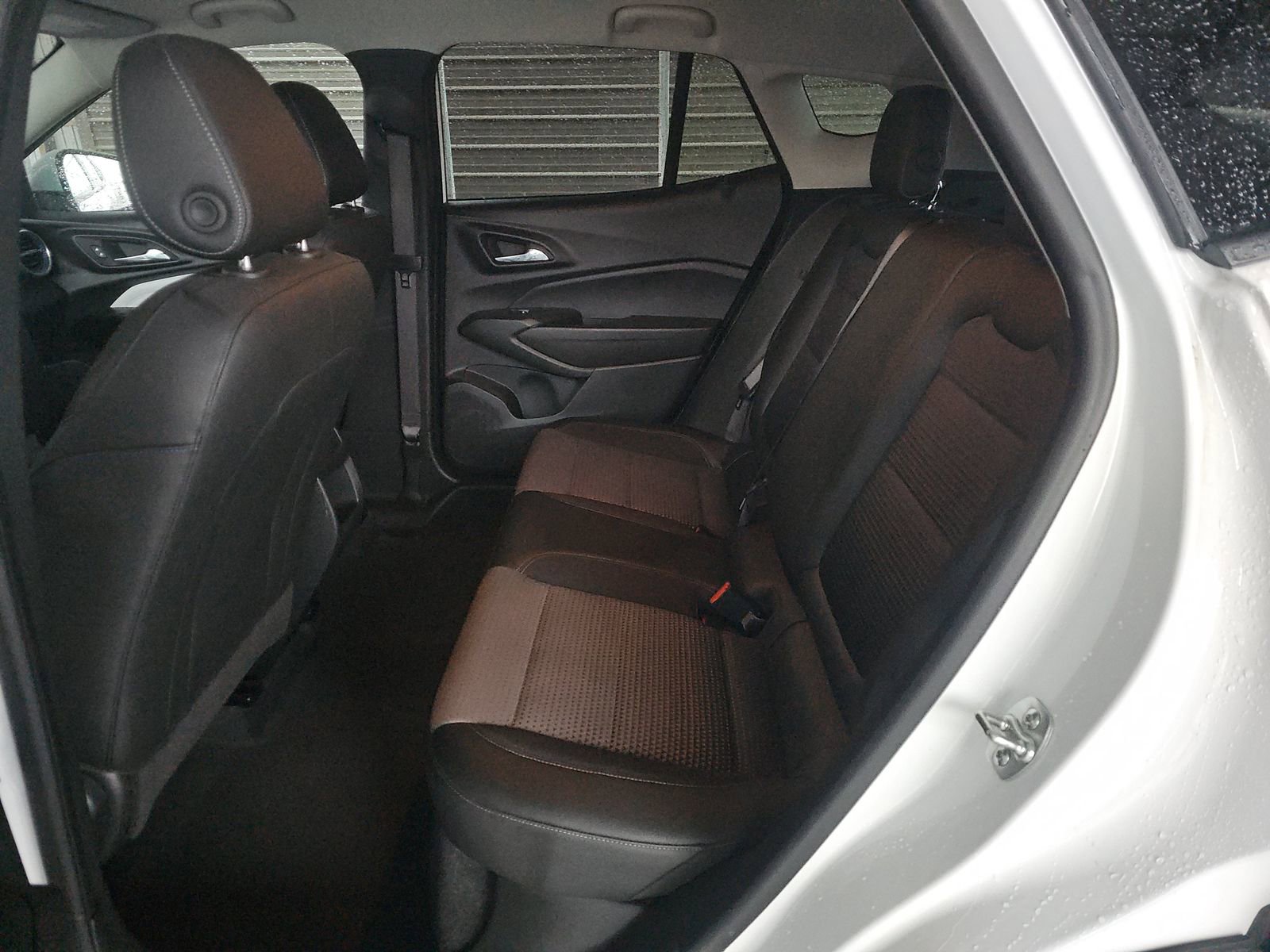 Used 2025 Chevrolet Trax LT w/ LT Convenience Package image 19