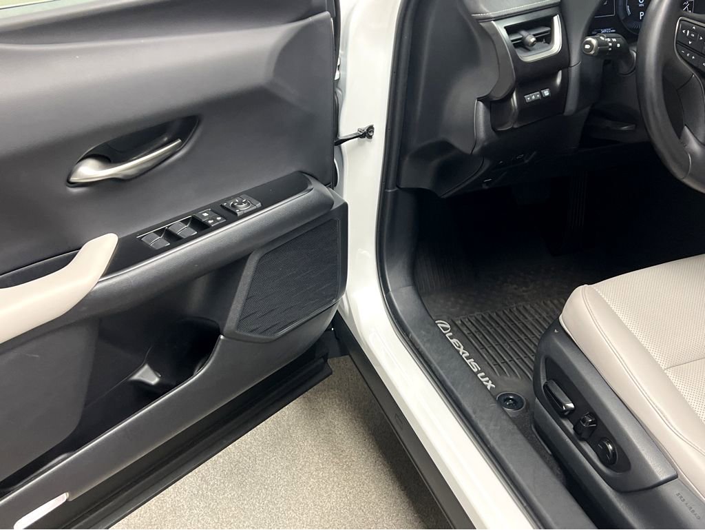Certified 2024 Lexus UX 250h AWD w/ Premium Package image 8