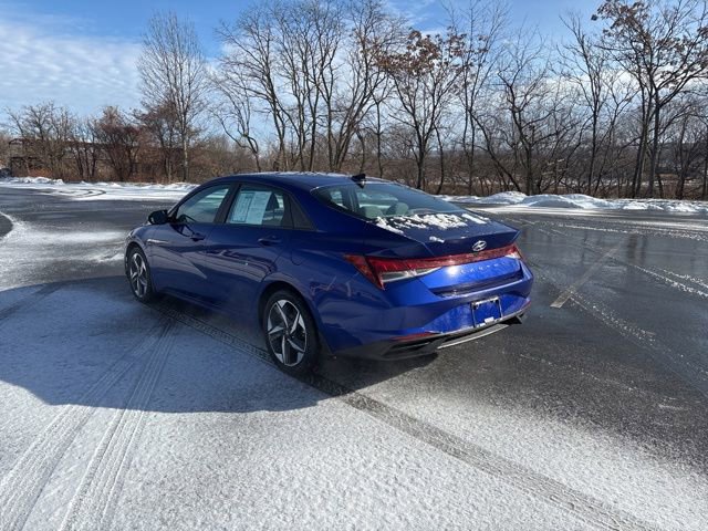 Used 2023 Hyundai Elantra SEL w/ Convenience Package image 3
