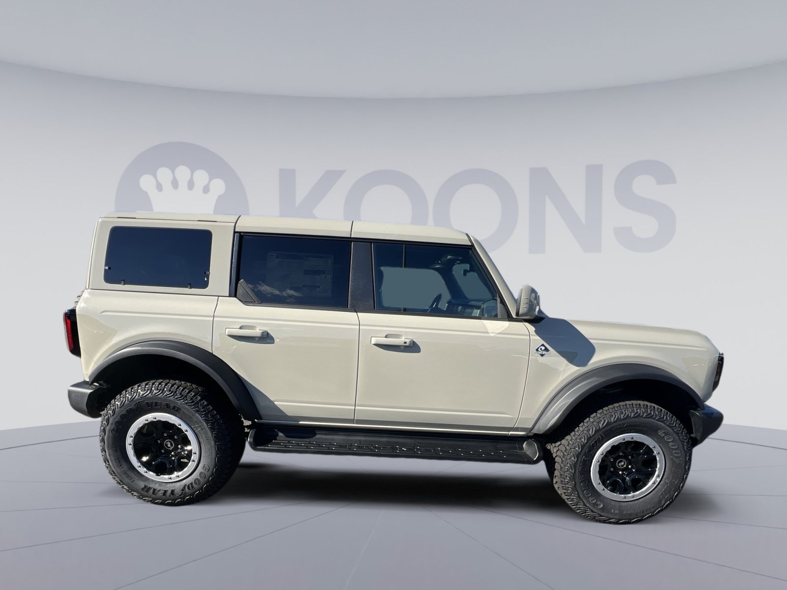 New 2025 Ford Bronco Outer Banks w/ Sasquatch Package AWD/4WD image 8