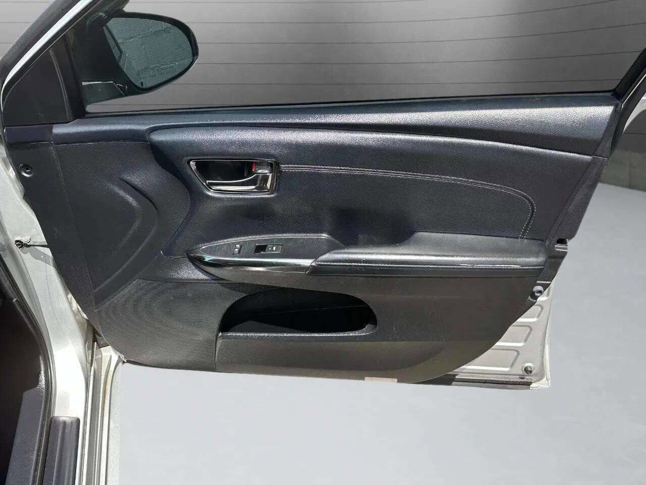 Used 2013 Toyota Avalon XLE Touring image 26