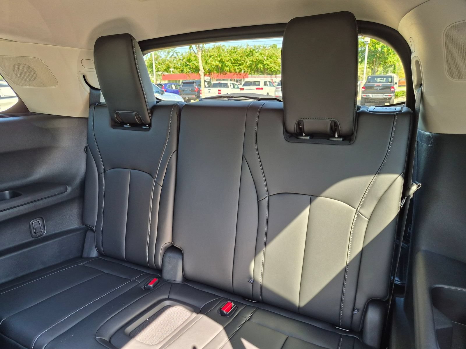 Used 2026 INFINITI QX60 Luxe w/ Cargo Package FWD image 32