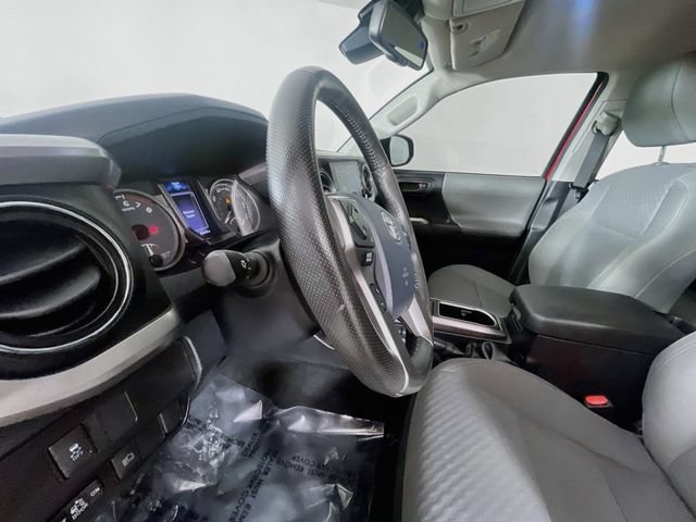 Used 2020 Toyota Tacoma SR5 AWD/4WD image 21