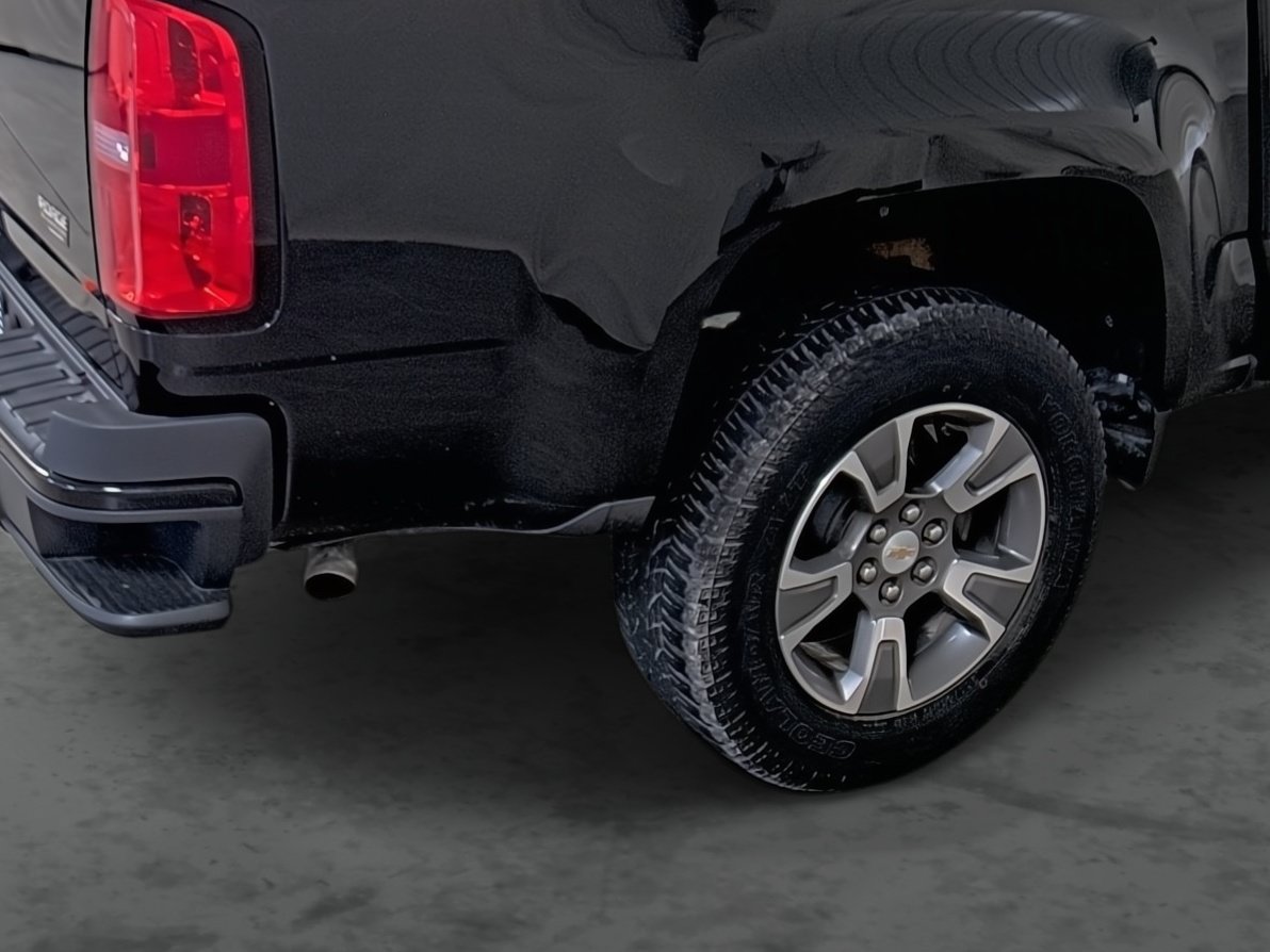 Used 2017 Chevrolet Colorado Z71 AWD/4WD image 12