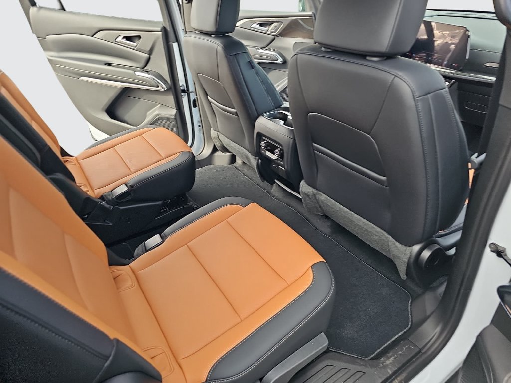 New 2027 Chevrolet Traverse Z71 w/ Driver Confidence Package AWD/4WD image 11
