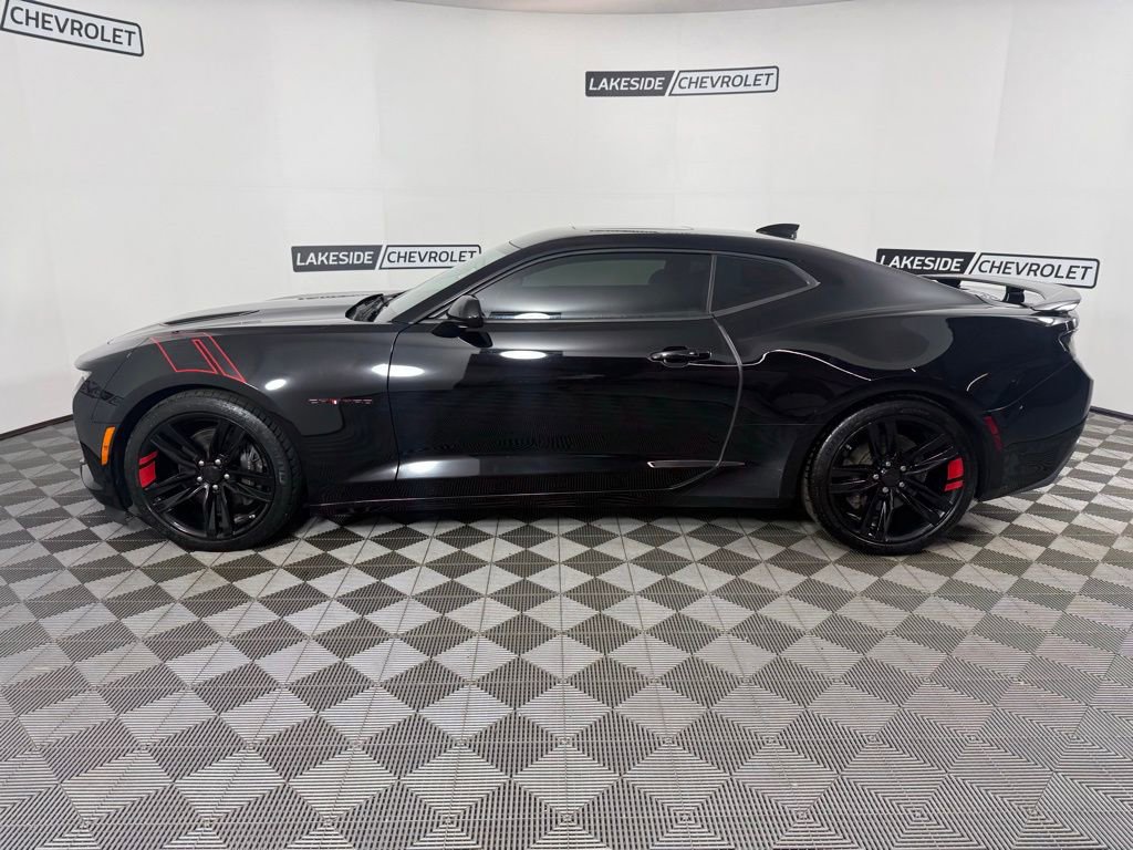 Used 2018 Chevrolet Camaro SS w/ Redline Edition RWD image 4
