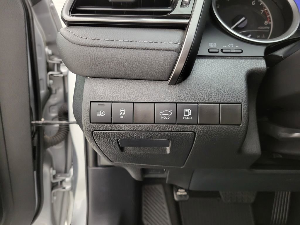 Used 2022 Toyota Camry LE image 3
