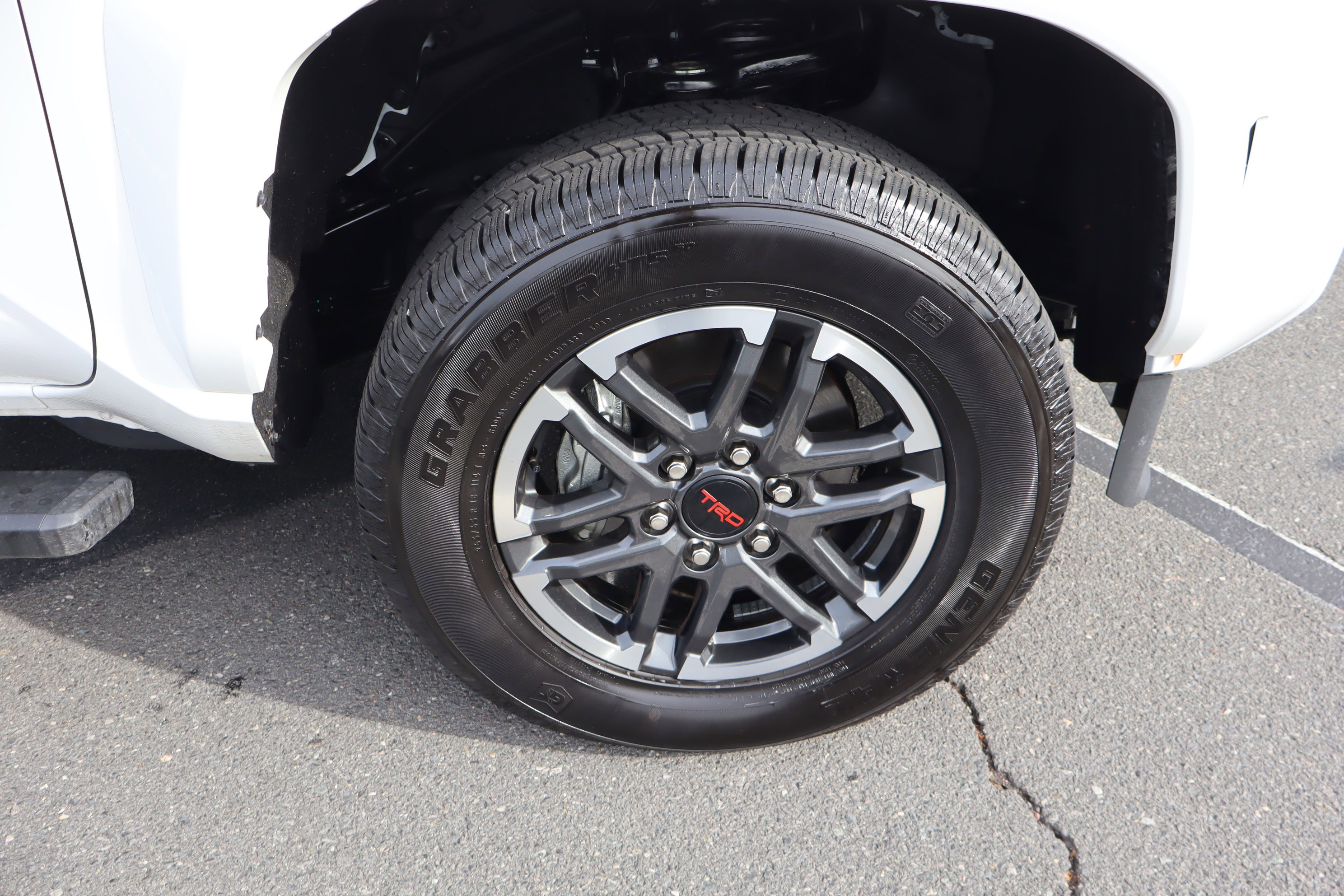 Used 2025 Toyota Tacoma TRD Sport image 40