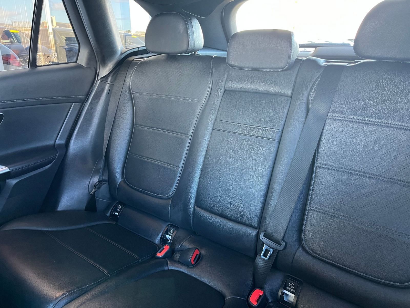 Used 2024 Mercedes-Benz GLC 300 image 39