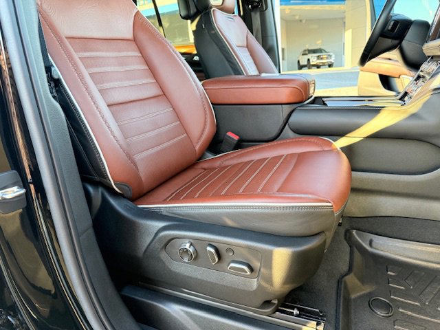 Used 2023 GMC Yukon Denali Ultimate image 25