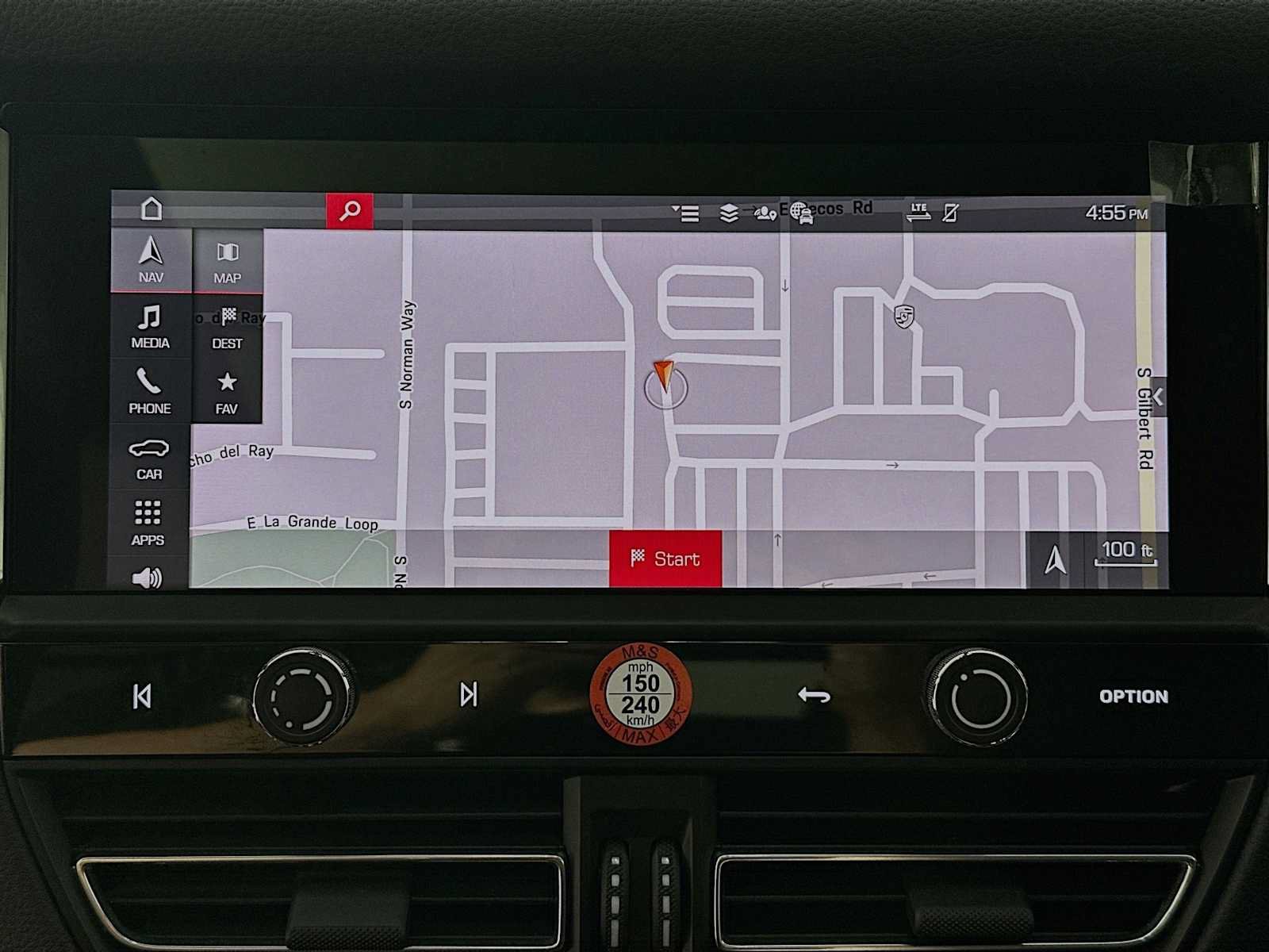 Certified 2025 Porsche Macan AWD/4WD image 19