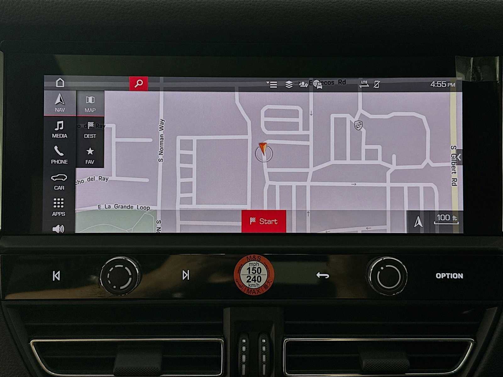 Certified 2025 Porsche Macan AWD/4WD image 19