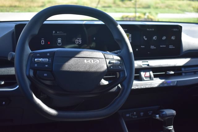 Certified 2025 Kia K4 FWD image 17