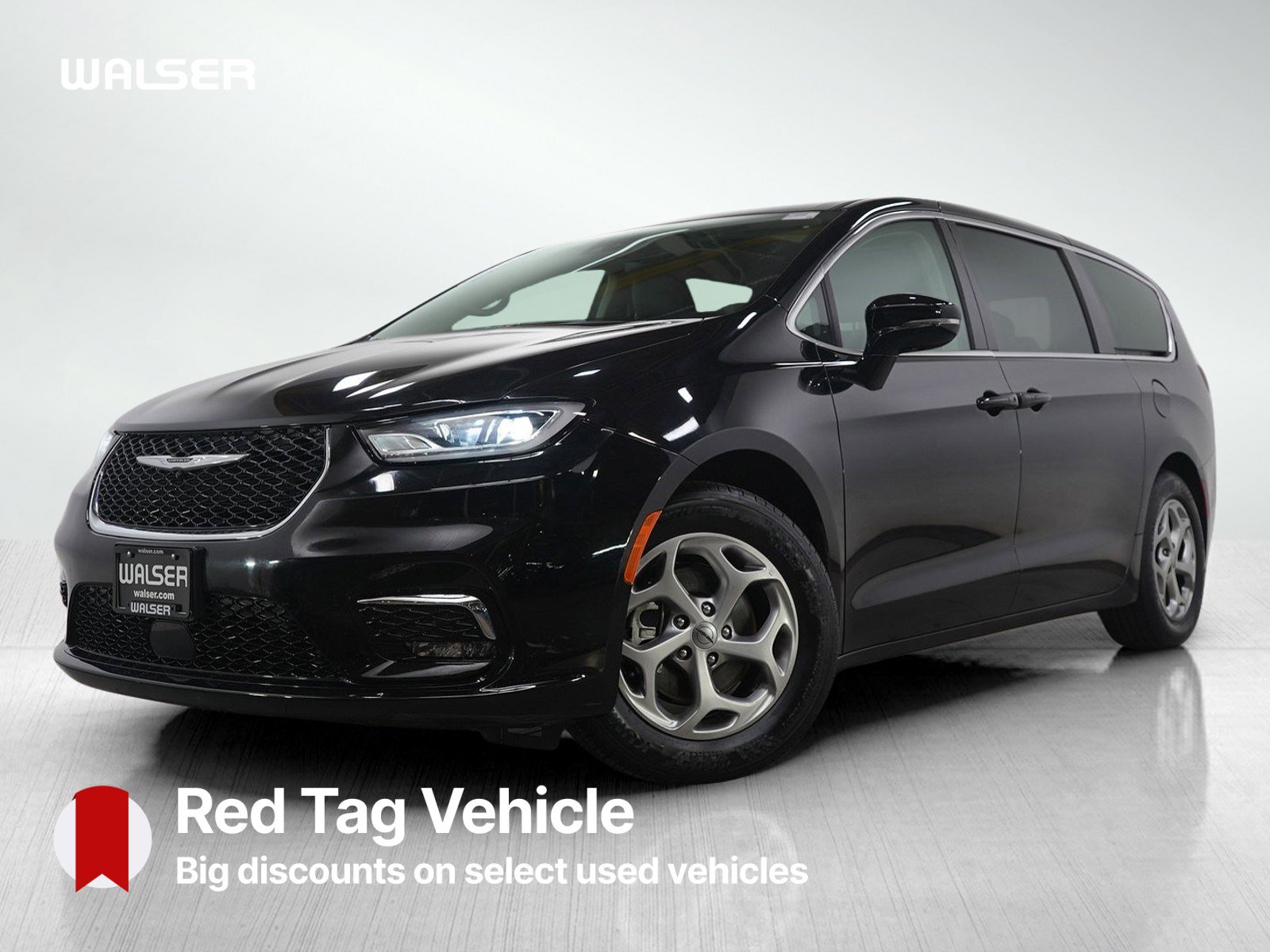 Used 2024 Chrysler Pacifica Limited image 1