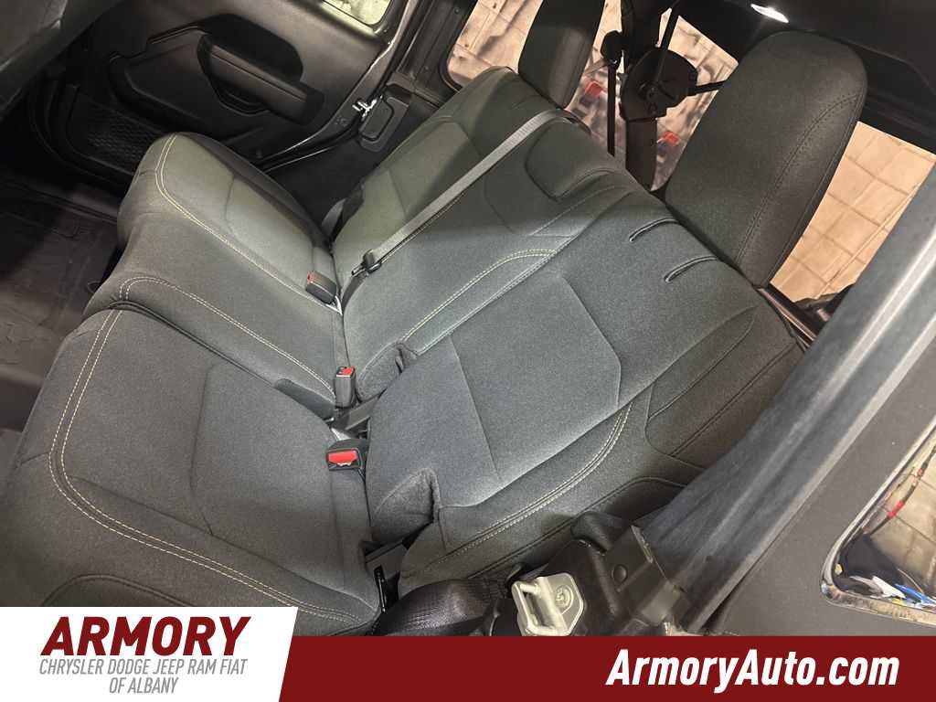 Used 2024 Jeep Wrangler Willys image 23