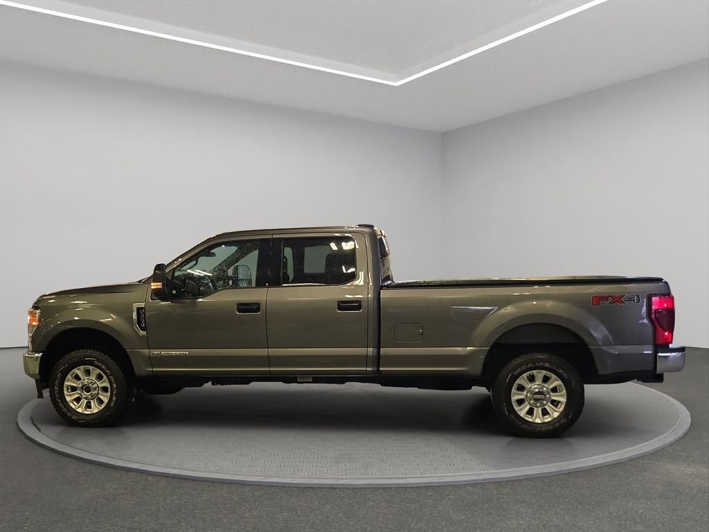 Used 2022 Ford F250 XLT w/ FX4 Off-Road Package AWD/4WD image 3
