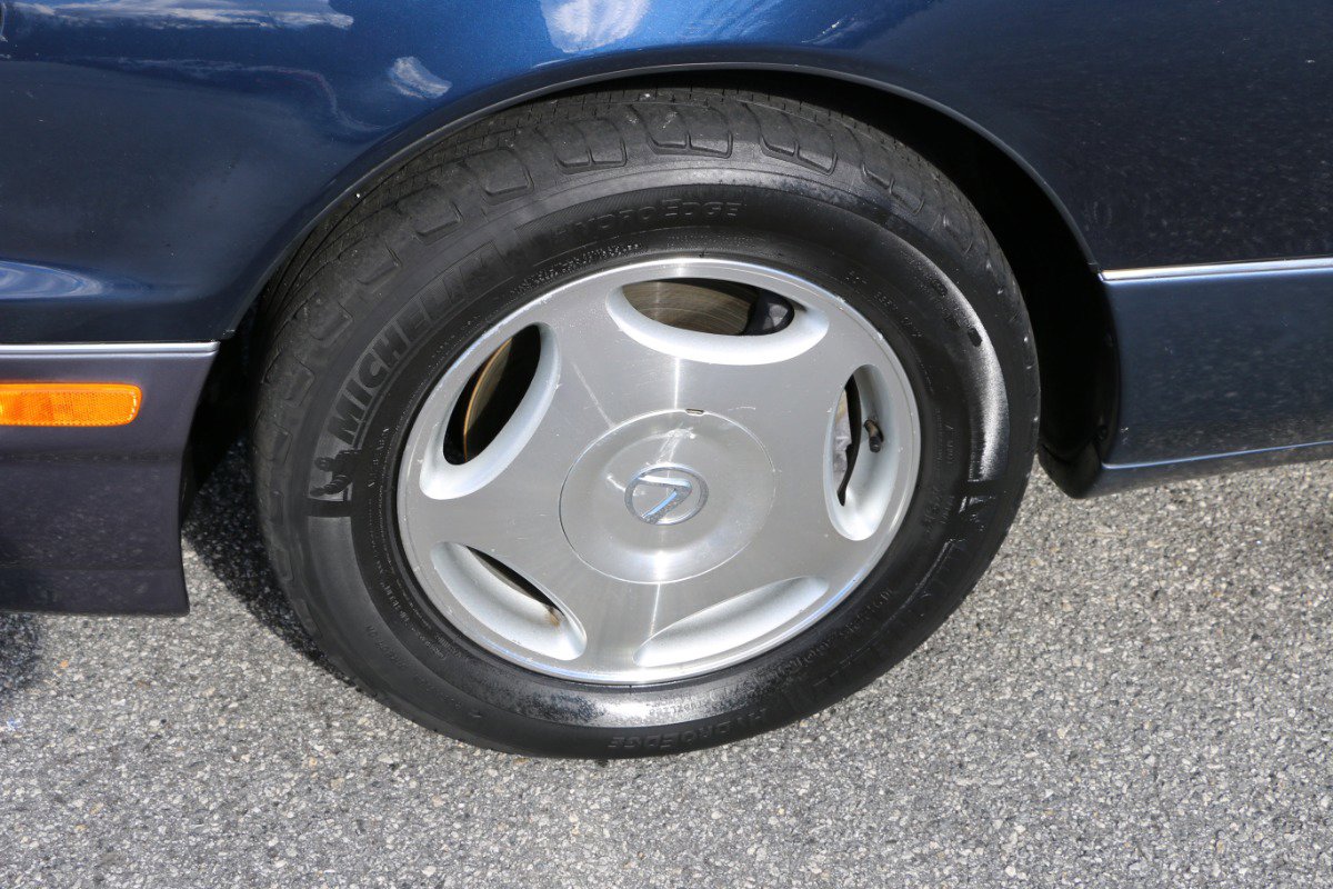 Used 1998 Lexus LS 400 image 14