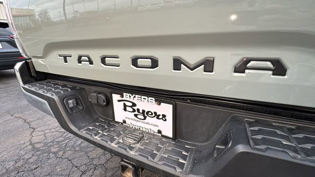 Used 2022 Toyota Tacoma TRD Off-Road image 36