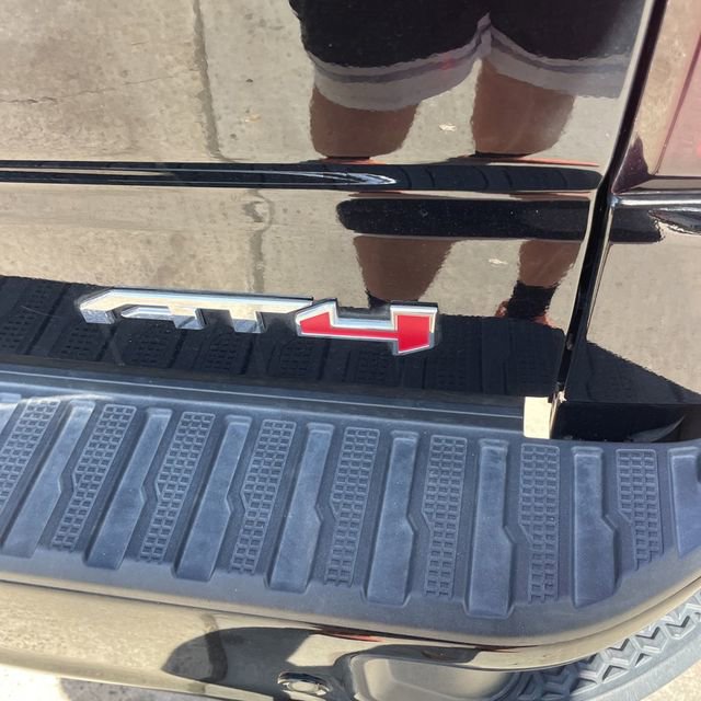 Used 2023 GMC Sierra 1500 AT4 image 11