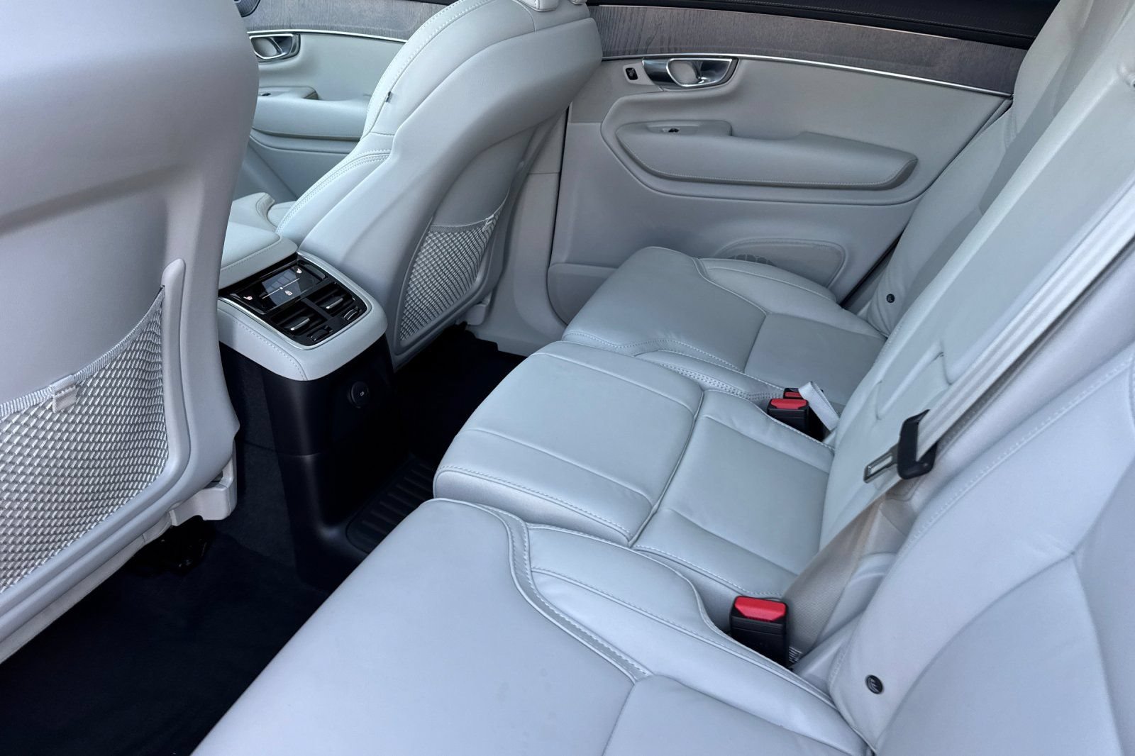Certified 2026 Volvo XC90 T8 Ultra w/ Protection Package Premier AWD/4WD image 12