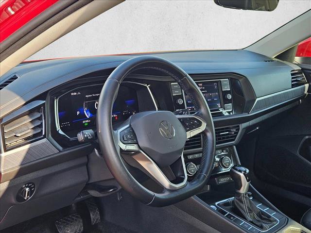 Used 2023 Volkswagen Jetta SE w/ Panoramic Sunroof Package FWD image 9