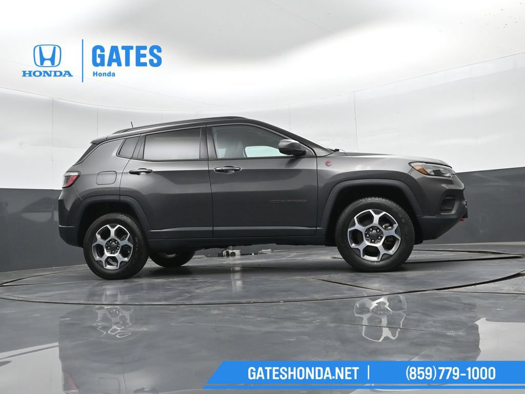 Used 2022 Jeep Compass Trailhawk w/ Trailhawk Convenience Group AWD/4WD image 36