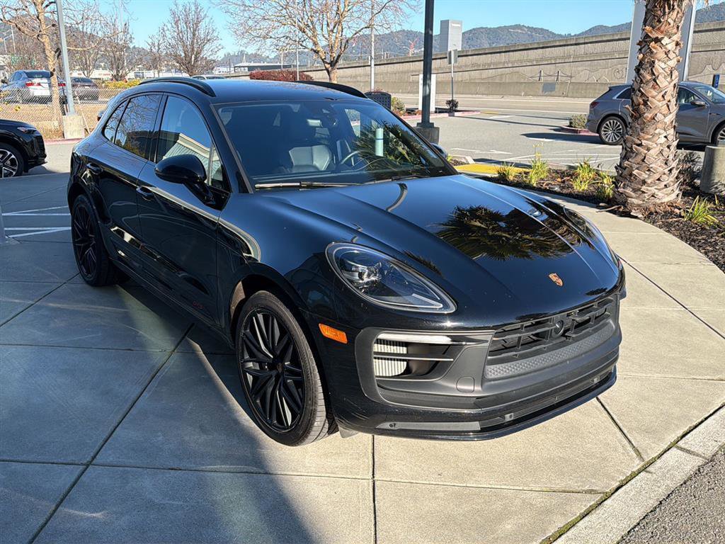 Used 2024 Porsche Macan GTS image 4