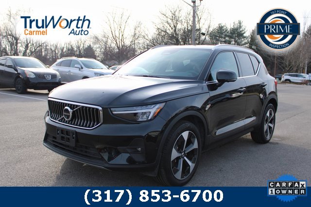 Used 2025 Volvo XC40 B5 Plus image 1