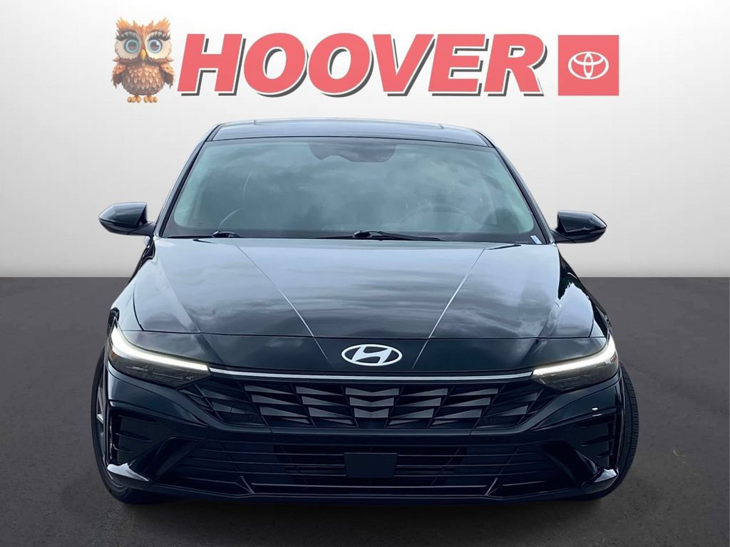 Used 2025 Hyundai Elantra Limited FWD image 5