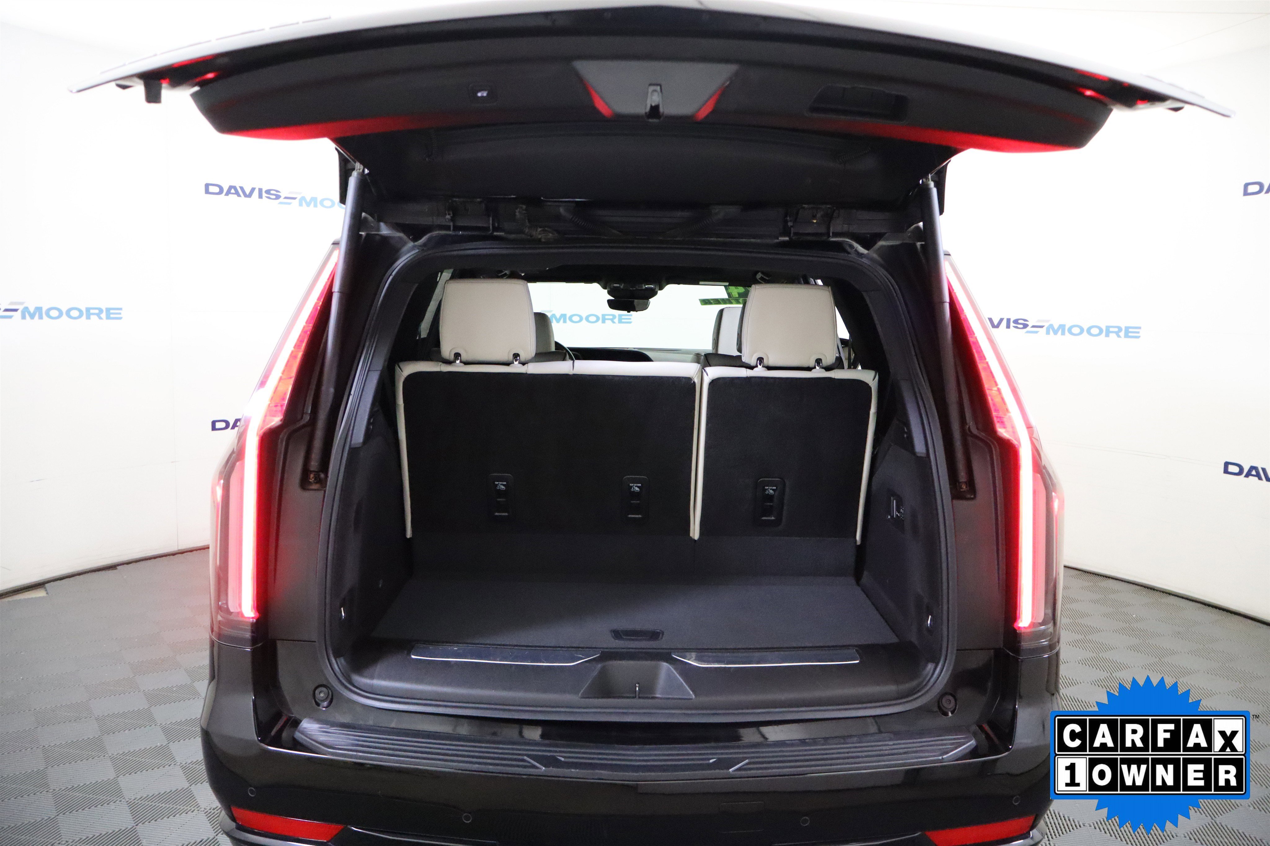 Used 2024 Cadillac Escalade Sport image 8