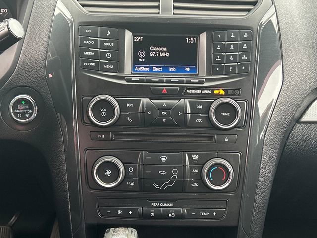 Used 2017 Ford Explorer XLT image 19
